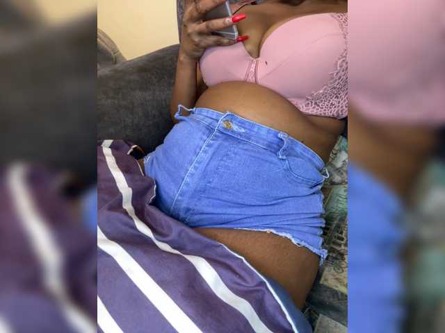 Curvy-maxy9 live cam on BongaCams