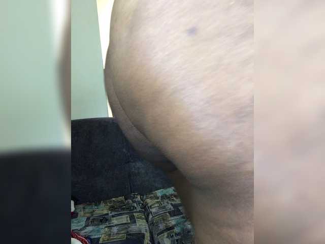 Curvy-maxy9 live cam on BongaCams