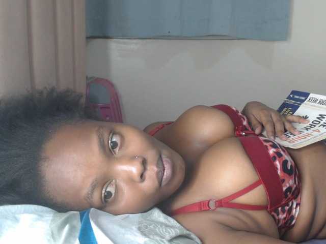 Busty-princess1