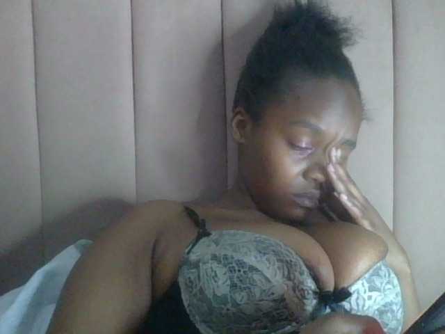 Busty-princess1