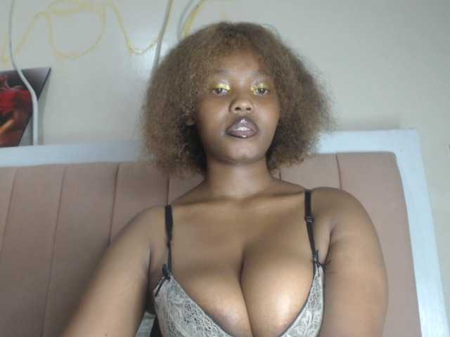 Curvy-maxy9