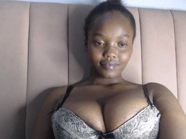 Curvy-maxy9
