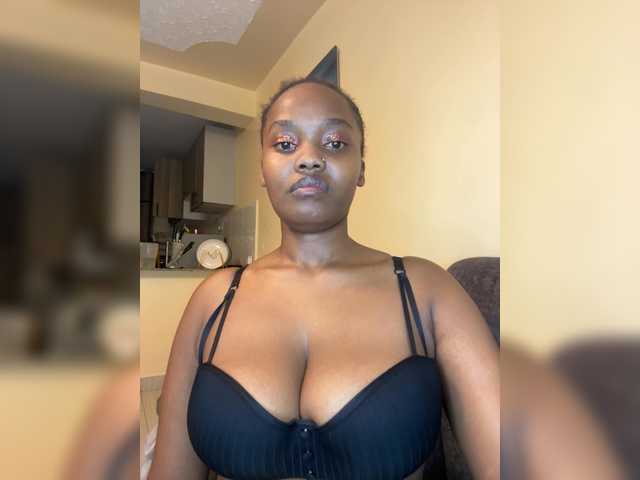 Busty-princess1