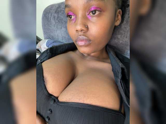 Curvy-maxy9