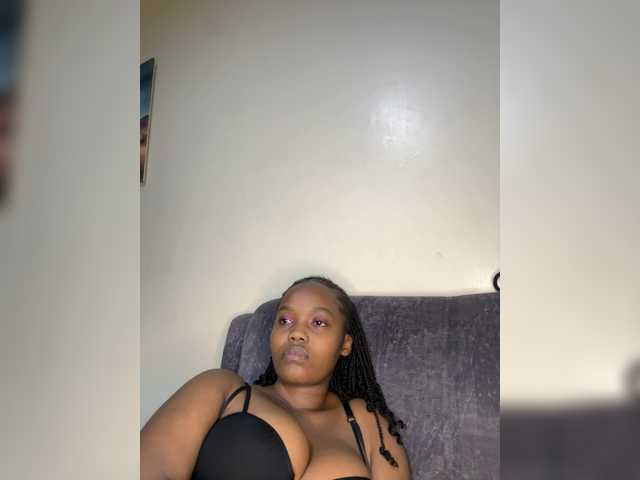 Curvy-maxy9