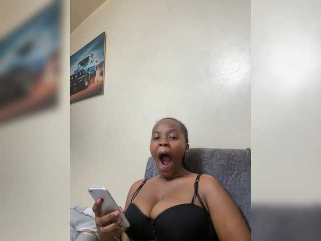 Curvy-maxy9 live cam
