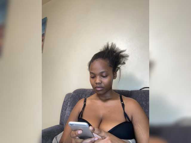 Busty-princess1