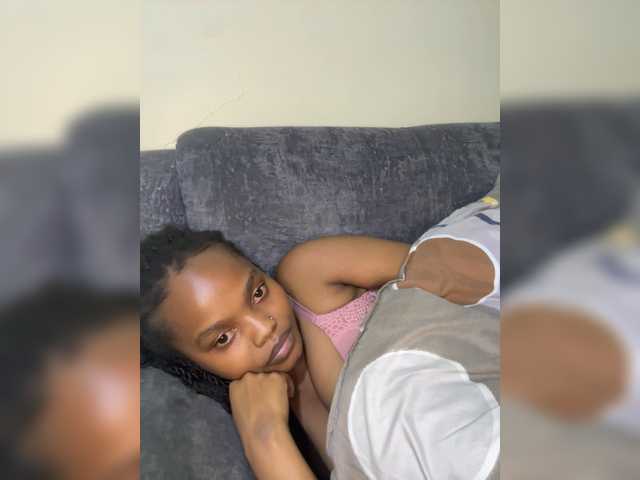Curvy-maxy9 live cam on BongaCams