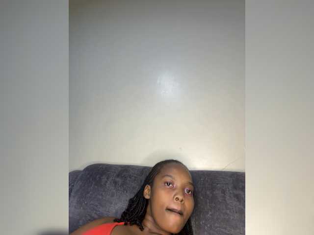 Curvy-maxy9 live cam on BongaCams