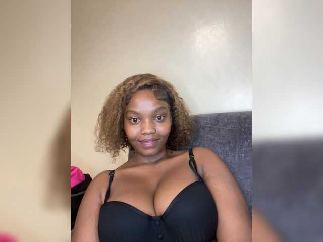 Curvy-maxy9