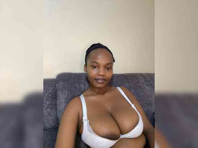 Modella: Busty-Princess1