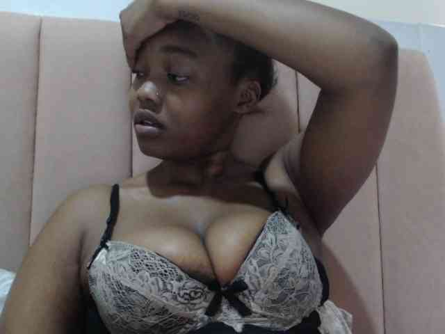 Busty-princess1
