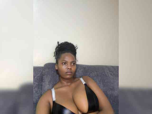 Busty-Princess1