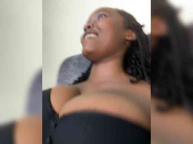 Busty-Princess1 webcam