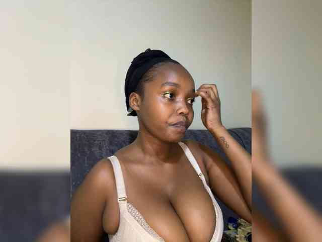 Curvy-maxy9