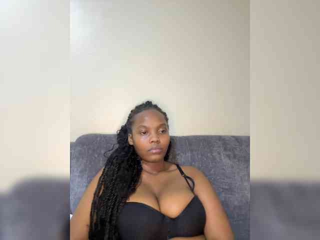 Curvy-maxy9