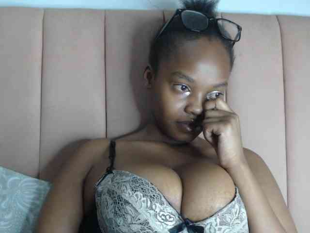Busty-princess1