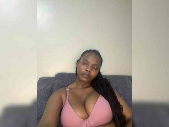 Curvy-maxy9