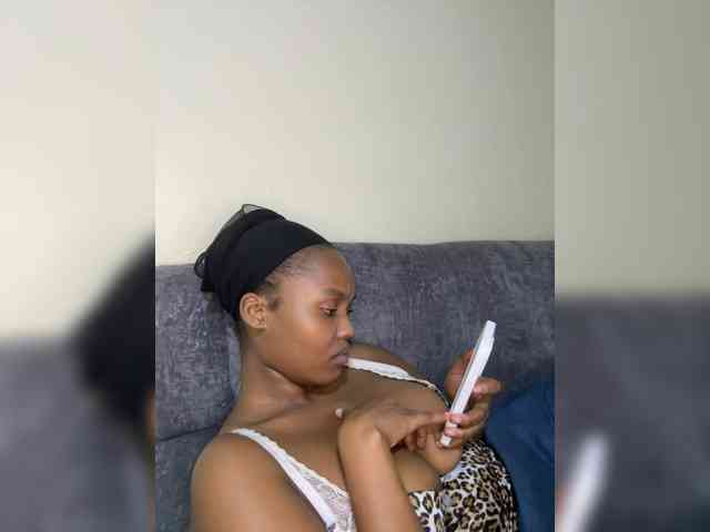 Modella: Busty-Princess1