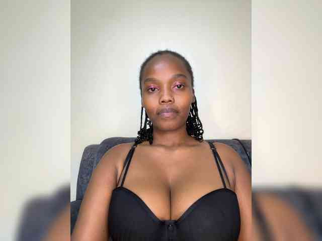 Curvy-maxy9