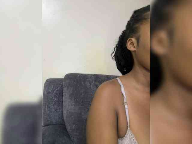 Busty-Princess1