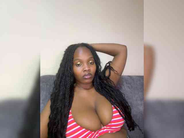 Busty-Princess1
