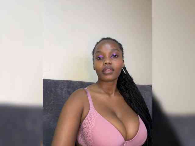 Curvy-maxy9