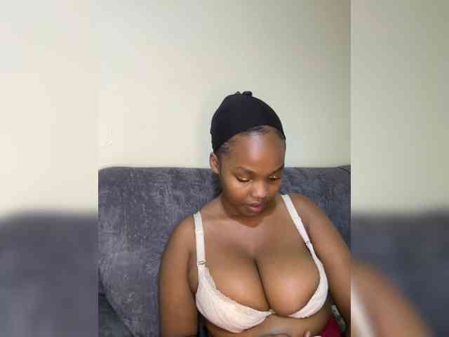 Busty-Princess1
