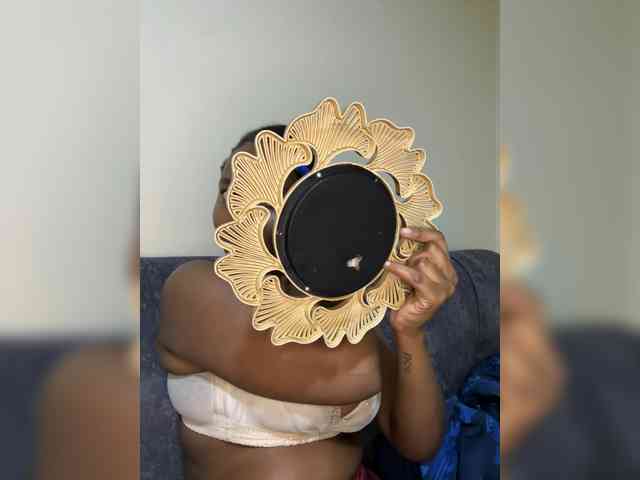 Curvy-maxy9