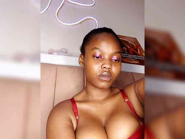Curvy-maxy9