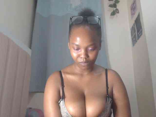 Modella: Busty-Princess1
