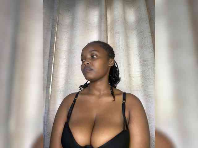 Modella: Busty-Princess1