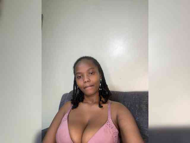 Curvy-maxy9