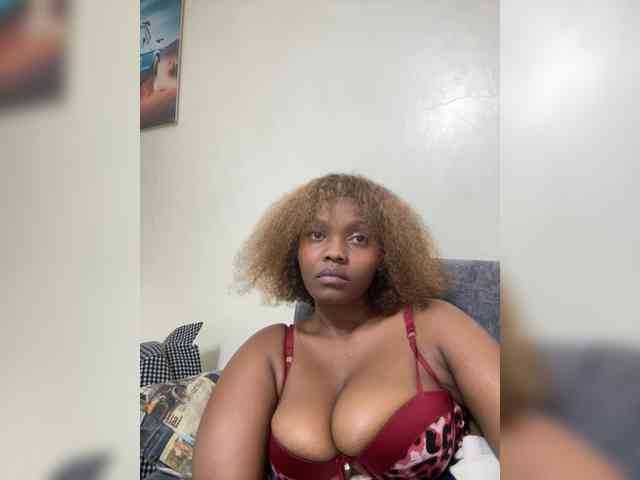 Modella: Busty-Princess1
