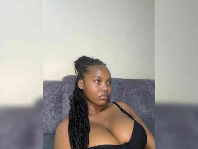 Curvy-maxy9