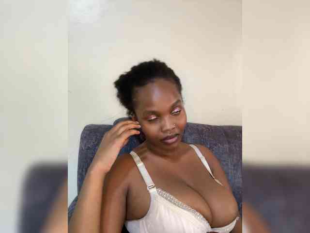 Busty-Princess1 webcam