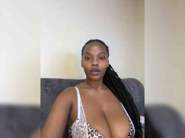 Curvy-maxy9