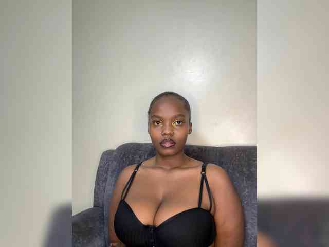 Curvy-maxy9