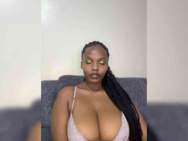 Modella: Busty-Princess1