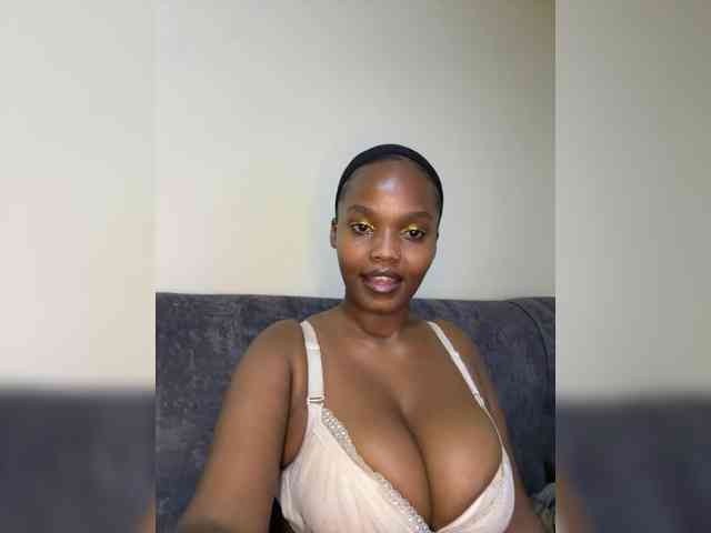 Busty-Princess1
