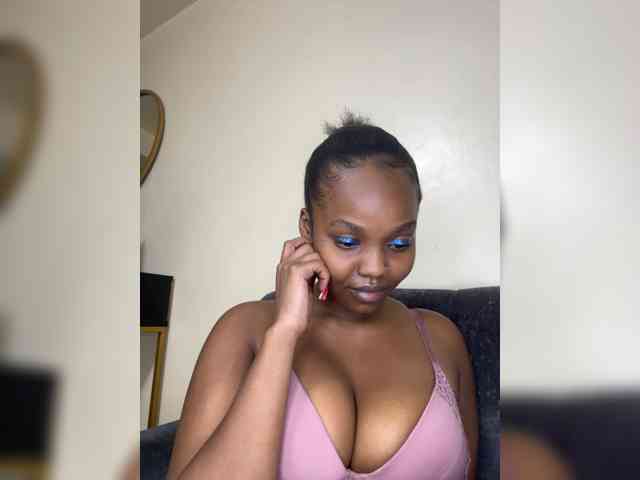 Busty-princess1