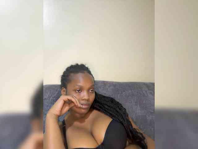 Curvy-maxy9