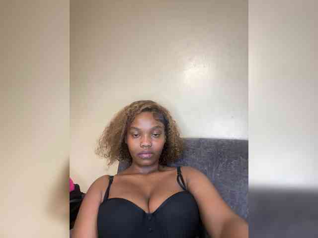 Modella: Busty-Princess1