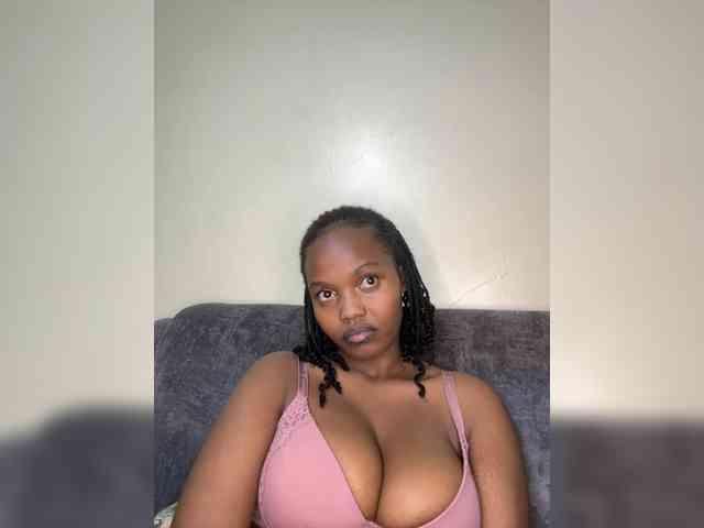 Modella: Busty-Princess1