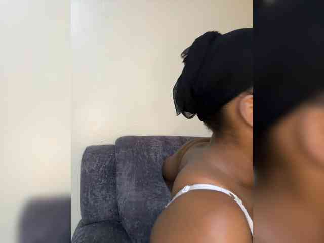 Modella: Busty-Princess1