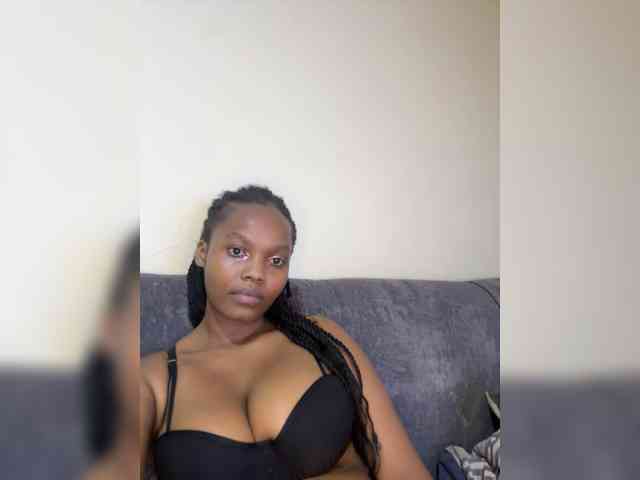 Curvy-maxy9