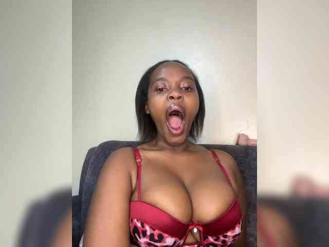 Modella: Busty-Princess1