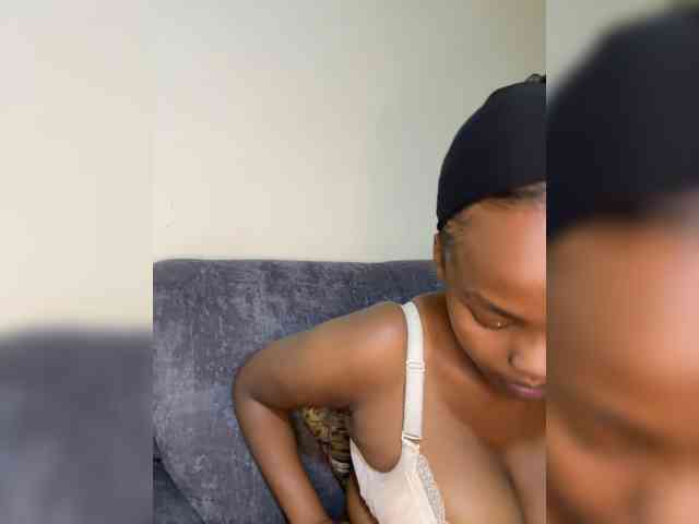 Busty-Princess1 webcam