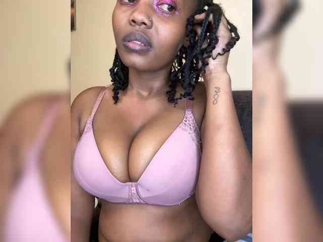 Busty-Princess1 webcam