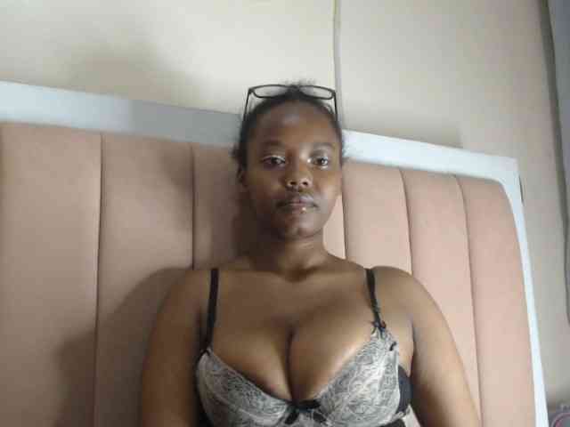 Busty-princess1